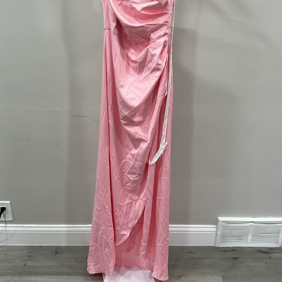 Elliatt Biarritz Gown maxi one shoulder pink - Picture 3 of 10